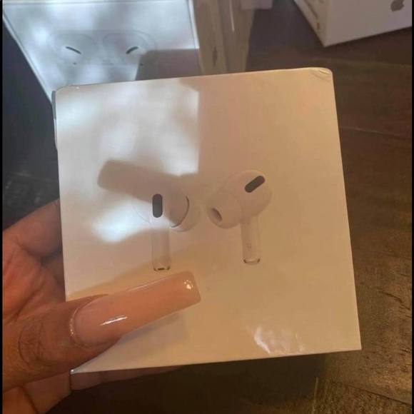 AirPods Pro’s shipping takes 5-7 business days